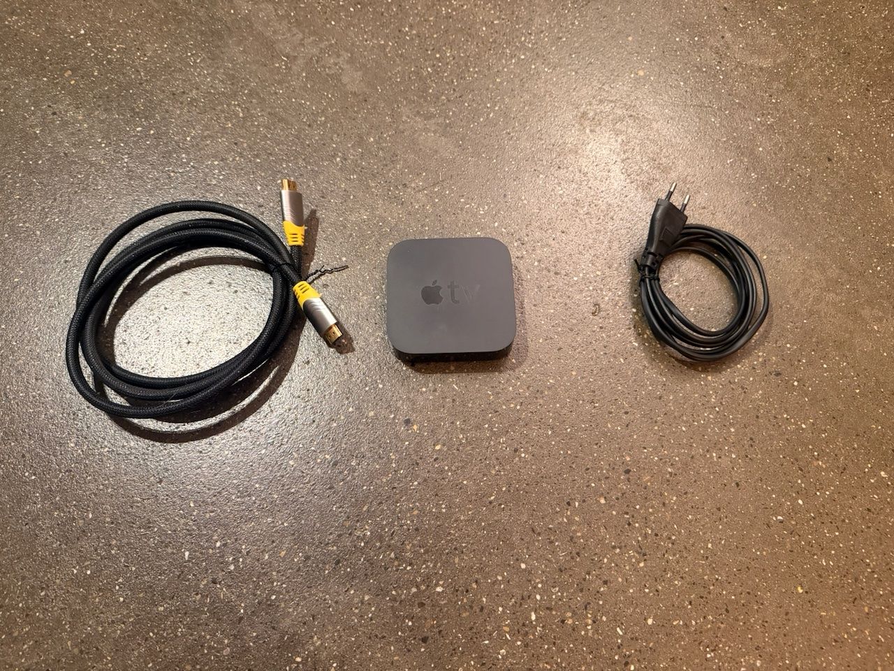 Apple Sistemi audio & multimediali: Apple TV 3. Generation (Modell A1427) – Usato da Gretzenbach venduto da WildRaven 1