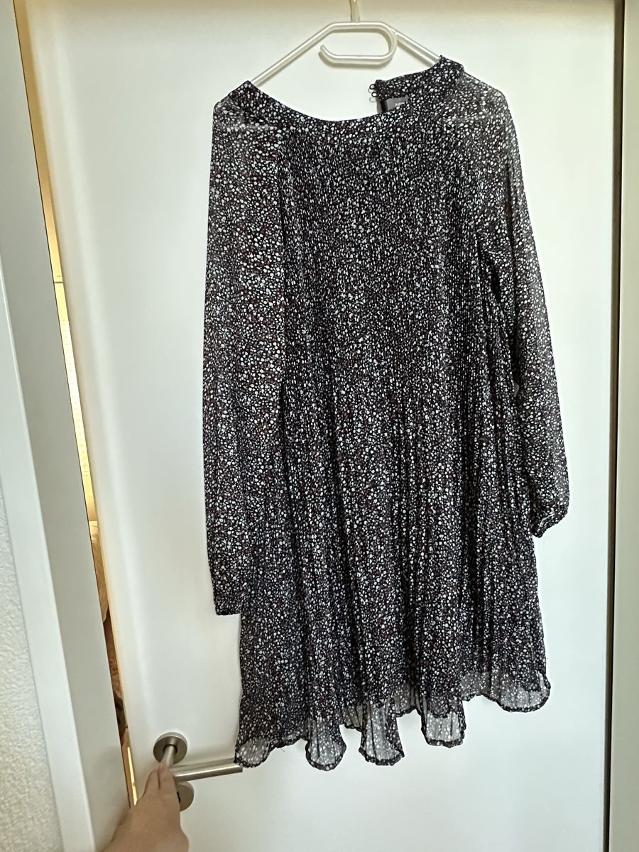 Kleider: Damen Kleid Grösse 40 – Neu (gemäss Beschreibung) aus Bülach von leide_29