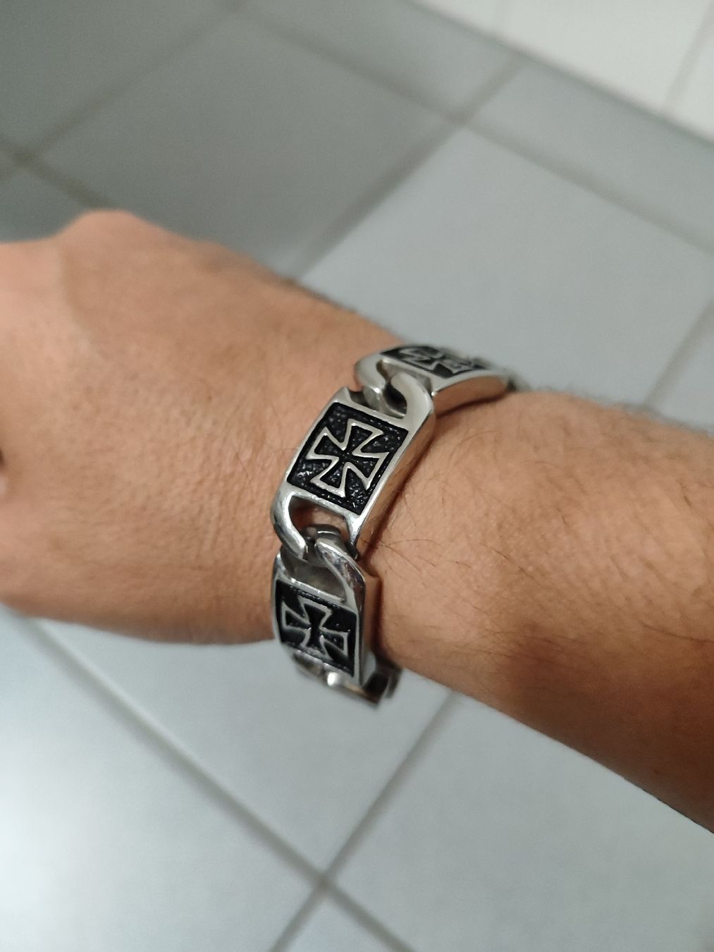 Bracciali & Braccialetti: Bracelet argenté à croix de fer noires – Nuovo (secondo la descrizione) da Ursy venduto da Sebastien-85 2