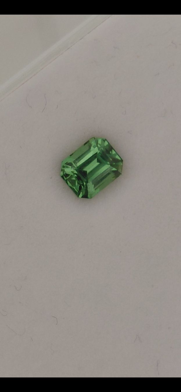 Pierres précieuses: Tsavorite Ultra Fire – D'occasion à Bévilard par Yougems 6