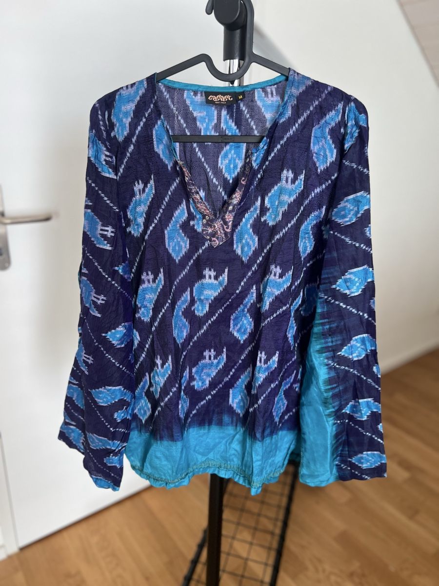 Camicette: Cachet Seidenbluse, Grösse M, blau gemustert – Usato da Langenthal venduto da ivet7