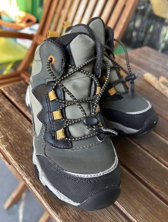 Scarpe per ragazzi: Kinderwanderschuhe Geox Grösse 28 – Usato da Dielsdorf venduto da Patricia_Wirz