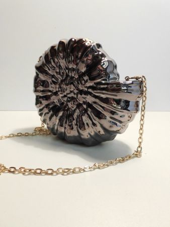 Handtasche Neu Clutch Muschelförmig aus Blech