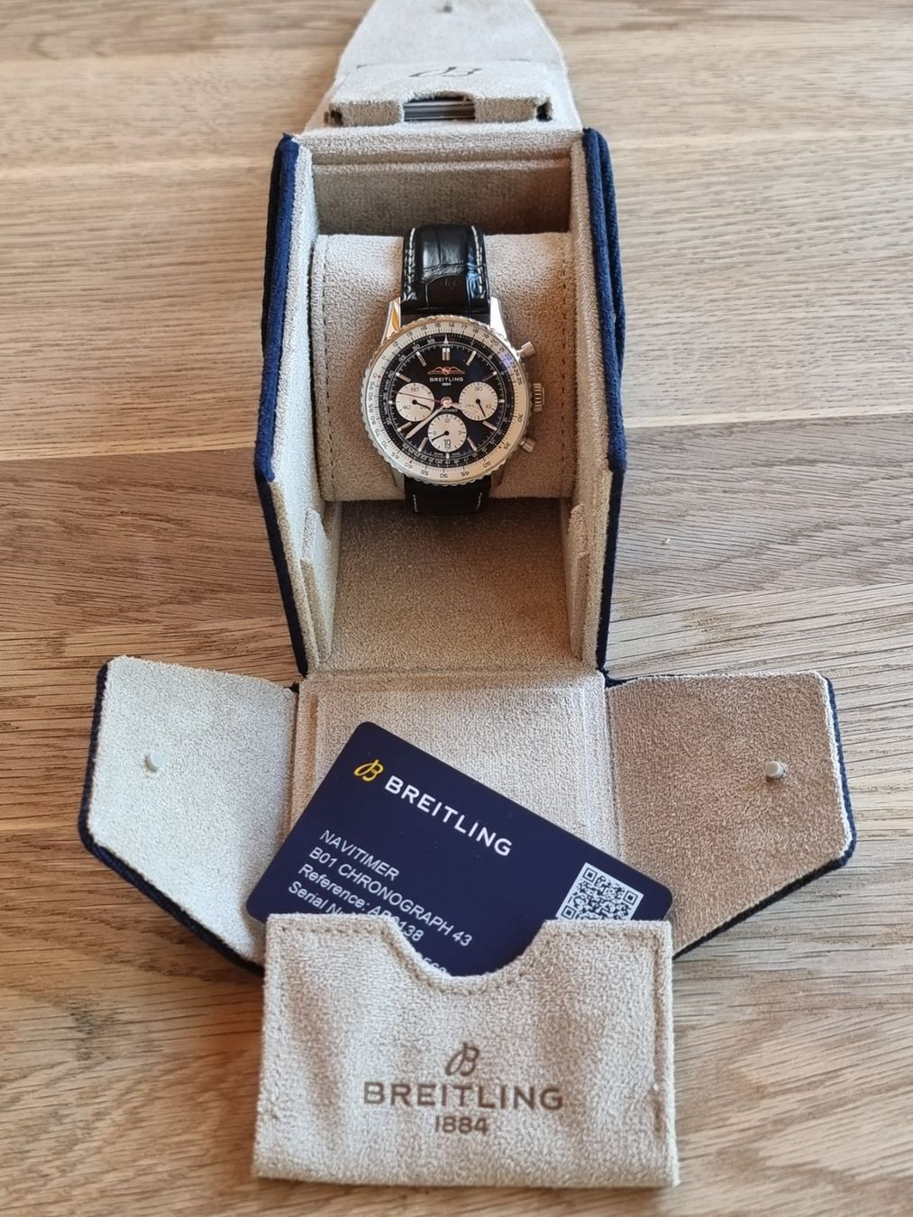 Breitling Montres: Superbe Breitling Navitimer 01 Chronograph 43 AB0138 – D'occasion à Corcelles-près-Payerne par Tcholleybus 1