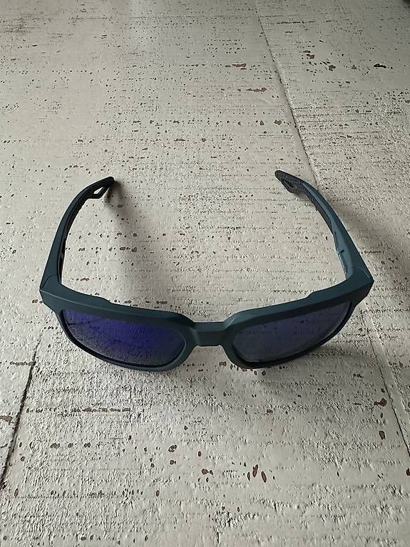 Brillen & Gläser: 100% Centric Sonnenbrille – Gebraucht aus Oschwand von Ruffl
