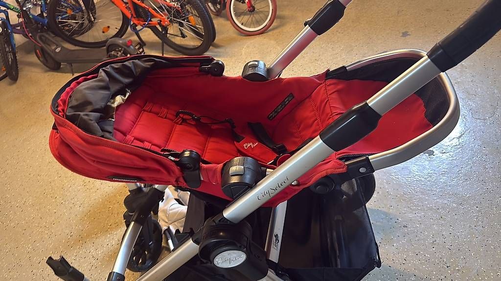 Baby Jogger Carrozzine: Doppelkinderwagen/Geschwisterwagen – Usato da Emmen venduto da kas_sl5l 1