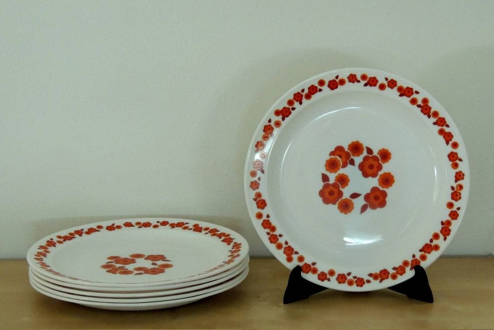 Lot87 : 6 Petites Assiettes Plates Vintage Arcopal France D