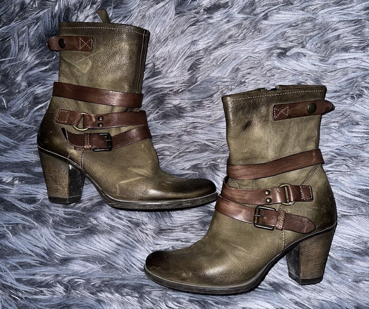 Scarpe da donna: BATA STIEFELETTEN GR. 39 LEDER – Usato da Unteraegeri venduto da MH203 3