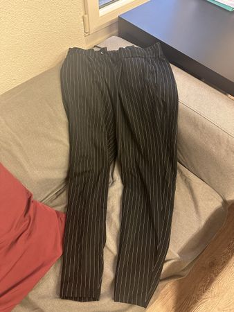 Stylische Hosen, Grösse 44, ideal für den Frühling!