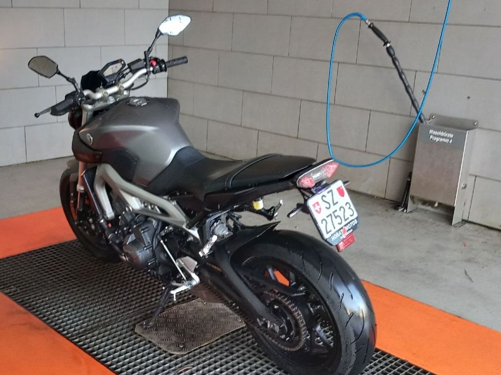 Yamaha Altro: Yamaha MT09 2015 – Usato da Schwyz venduto da Pink270 4