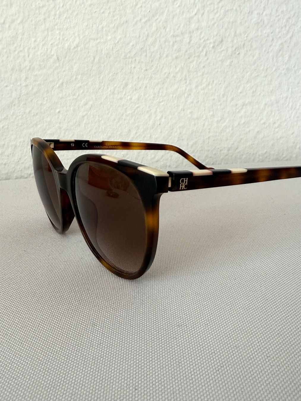 Carolina Herrera Occhiali & Lenti: Sonnenbrille von Carolina Herrera – Usato da Zürich venduto da bazinga3000 3