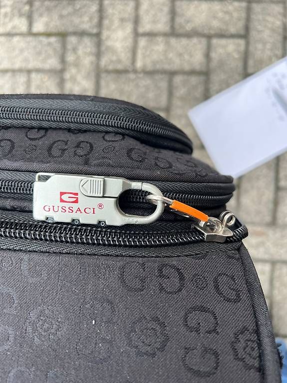Valises de voyage: Rollkoffer – D'occasion à Döttingen par nils014 2