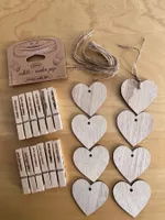Lot pinces à linge et coeurs en bois