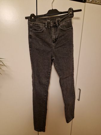 Jeans Gr 34, Neuwertig, von C&A