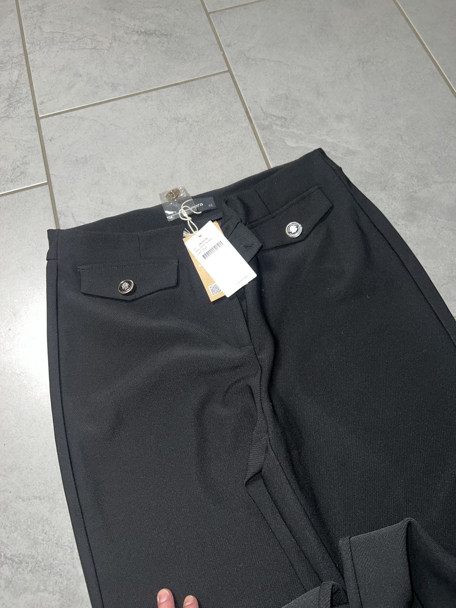 Pantaloni: Neu schwarze Hose, Grösse 42 – Nuovo e nell'imballaggio originale da Oberentfelden venduto da Dianaaaaaa 1