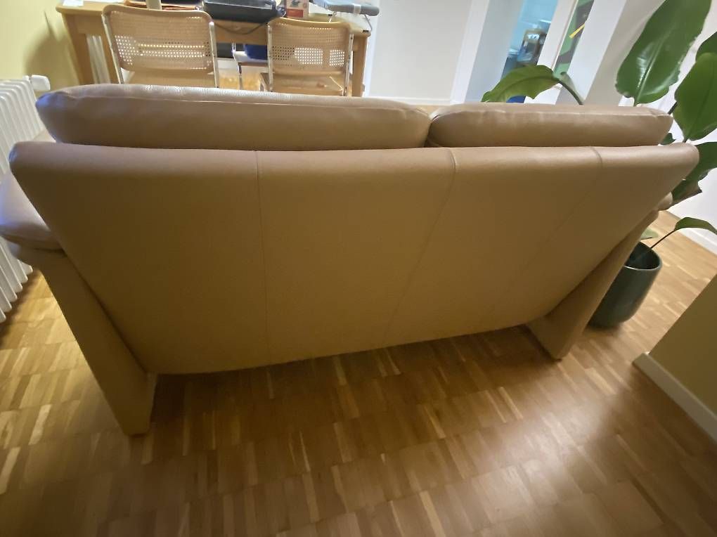 Sofas: Gut erhaltenes Ledersofa – D'occasion à Schaffhausen par flitzboge 1