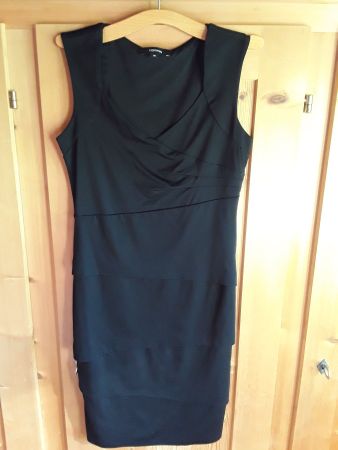 Schwarzes Kleid von comma