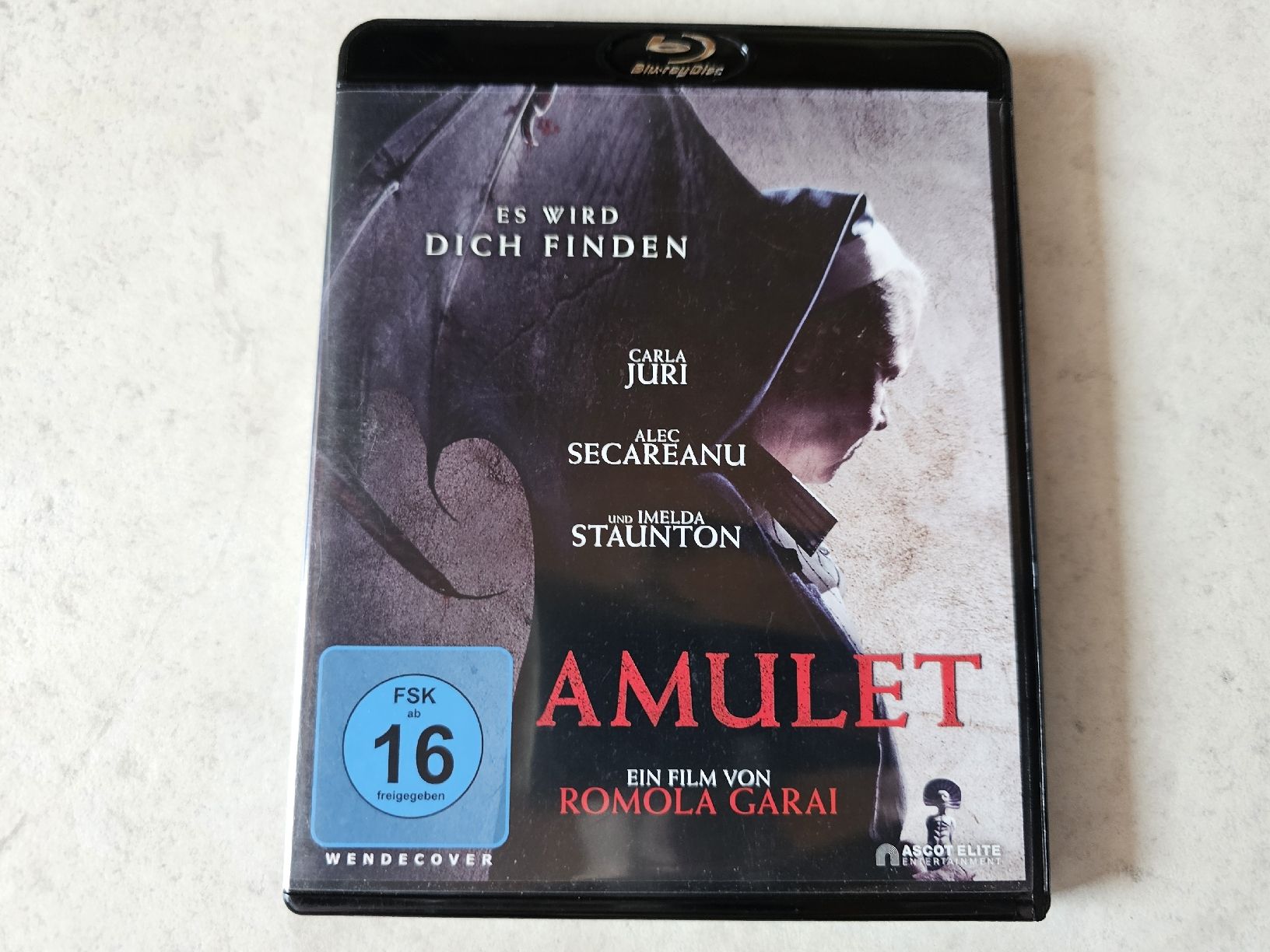 Tous les DVDs: Amulet  -  Es wird dich finden  /  Bluray – D'occasion à Schneisingen par backstore24