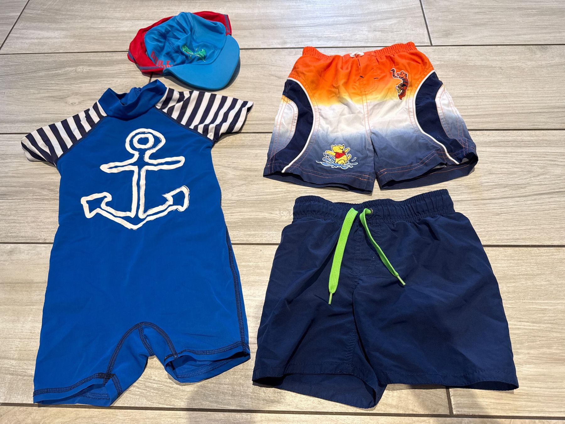 Badehosen: Jungs Badehose Set Gr. 98/104, 4 teilig – Gebraucht aus Gelterkinden von Familienferien