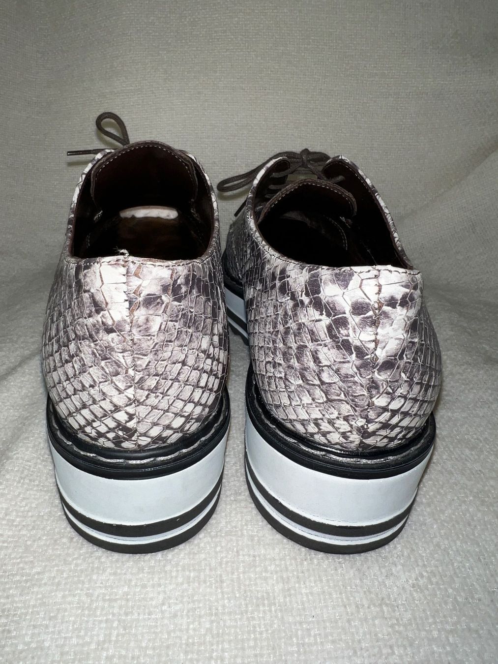 Marc Cain Damenschuhe: Schicke MARCCAIN Schnürschuhe Grösse 39 Plateau – Gebraucht aus Ebikon von jogger69 4