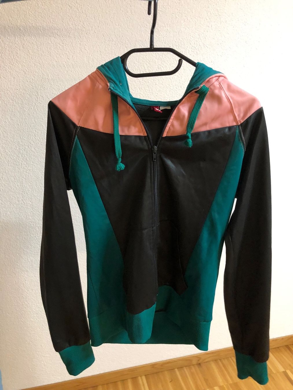 H&M Giacche: Strickjacke H&M – Usato da Zürich venduto da cha_7n8s