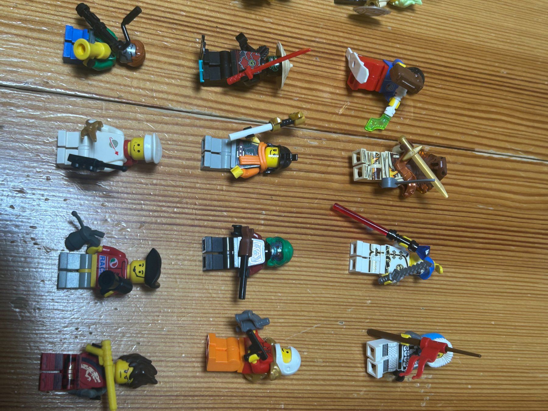 Lego Giocattoli: 27 verschiedene Lego Personen – Usato da Volketswil venduto da Daniel68ernst 3