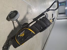 Cobra Golftrolley mit Schlägern, perfekt für den Sommer!