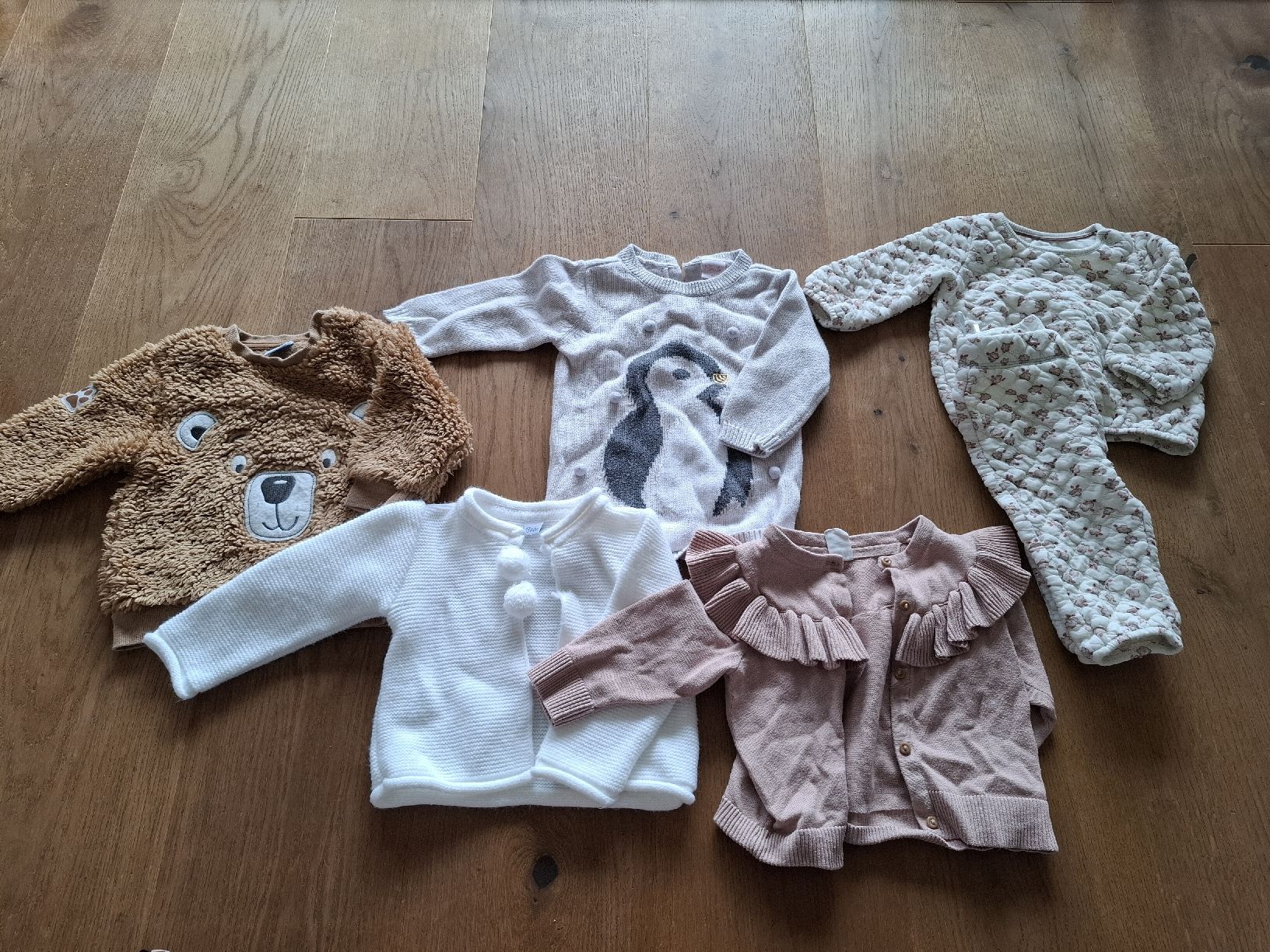 Kleiderpakete & -sets: XXL Kleiderpaket Gr. 68 Mädchen  – Gebraucht aus Recherswil von Jevitachiquita 4
