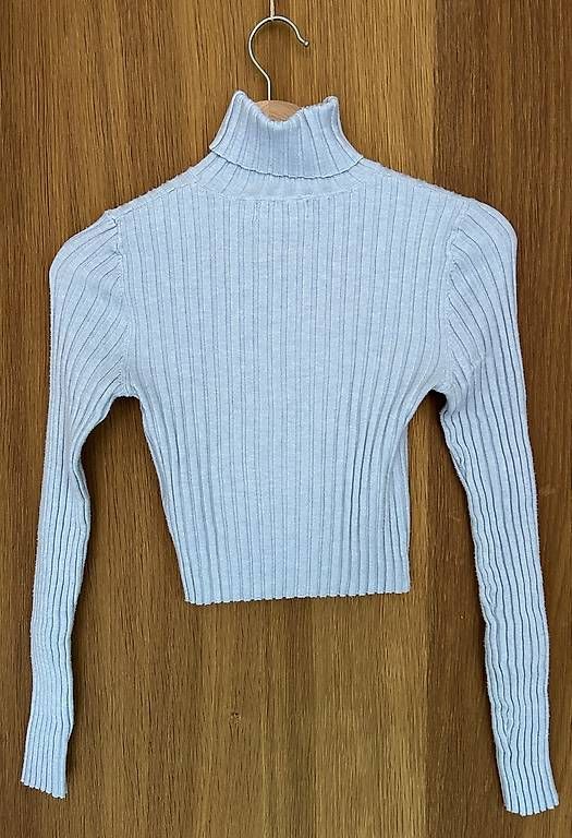 Bershka Pullover & Sweatshirts: hellblauer kurzer Pullover – Gebraucht aus Gais von T_iziana 1