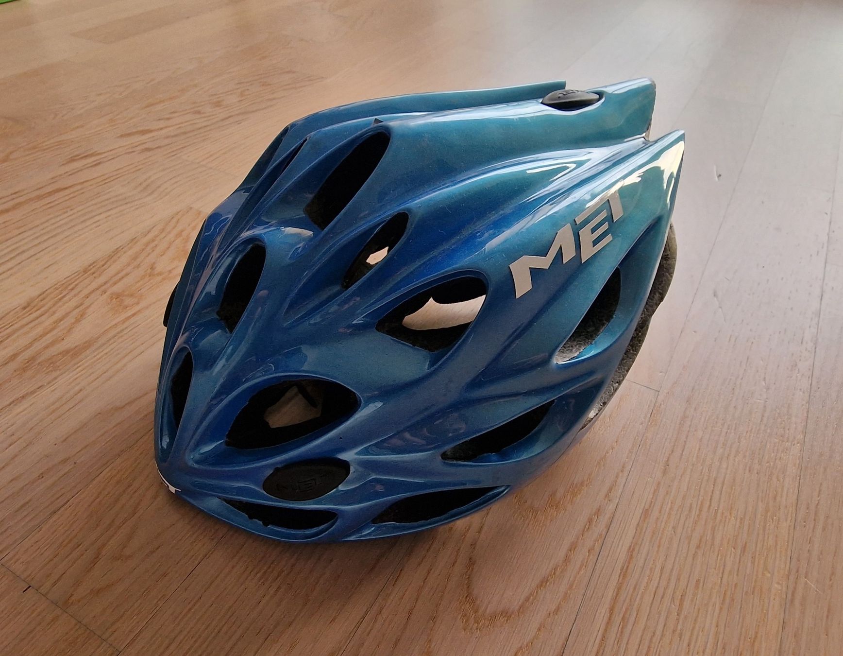 Helme: MET Velo Helm - guter Zustand! – Gebraucht aus Birsfelden von Dealgoenner24 8