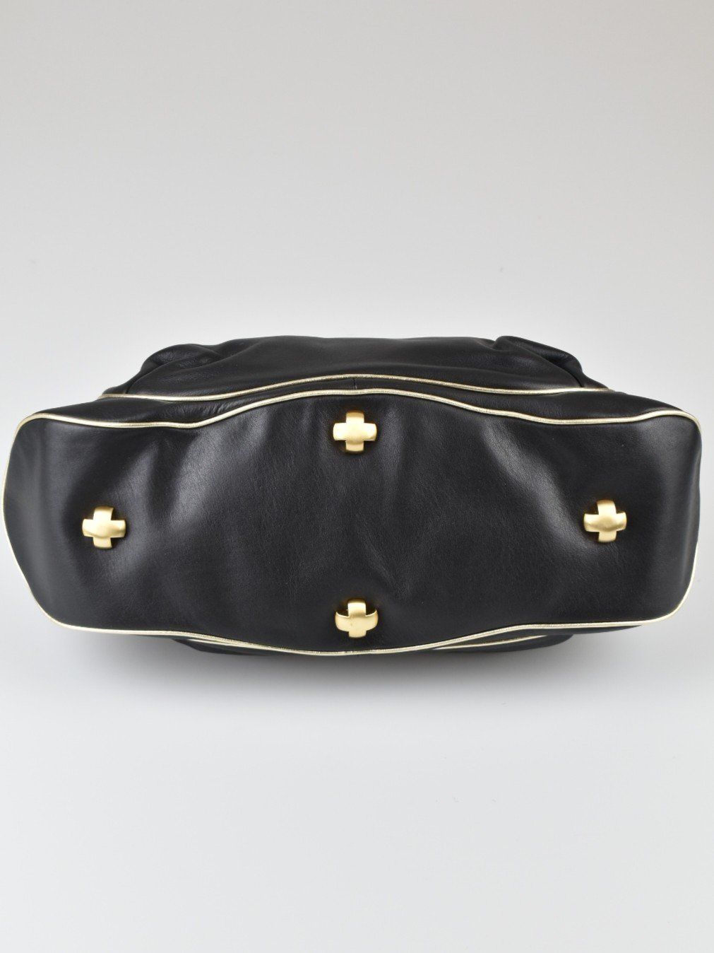 Navyboot Taschen für Damen: Navyboot Ledertasche, schwarz mit gold – Gebraucht aus Nürensdorf von 2ND_STORY 3