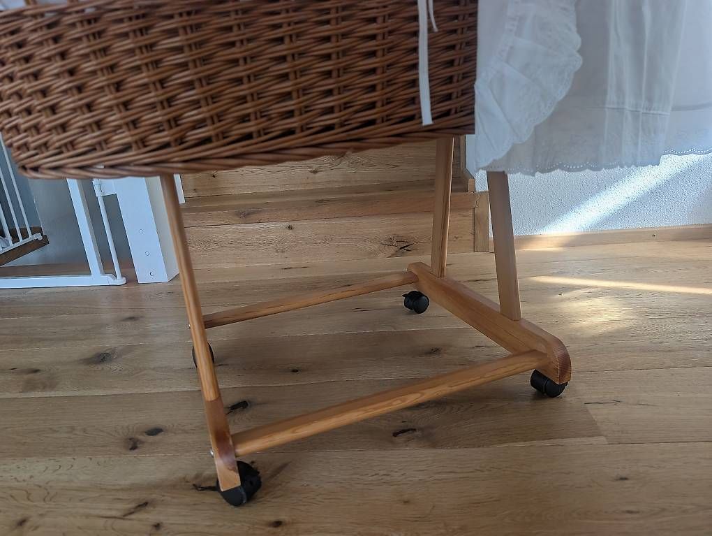 Culle: Stubenwagen mit Matratze – Usato da Lyssach venduto da siena9