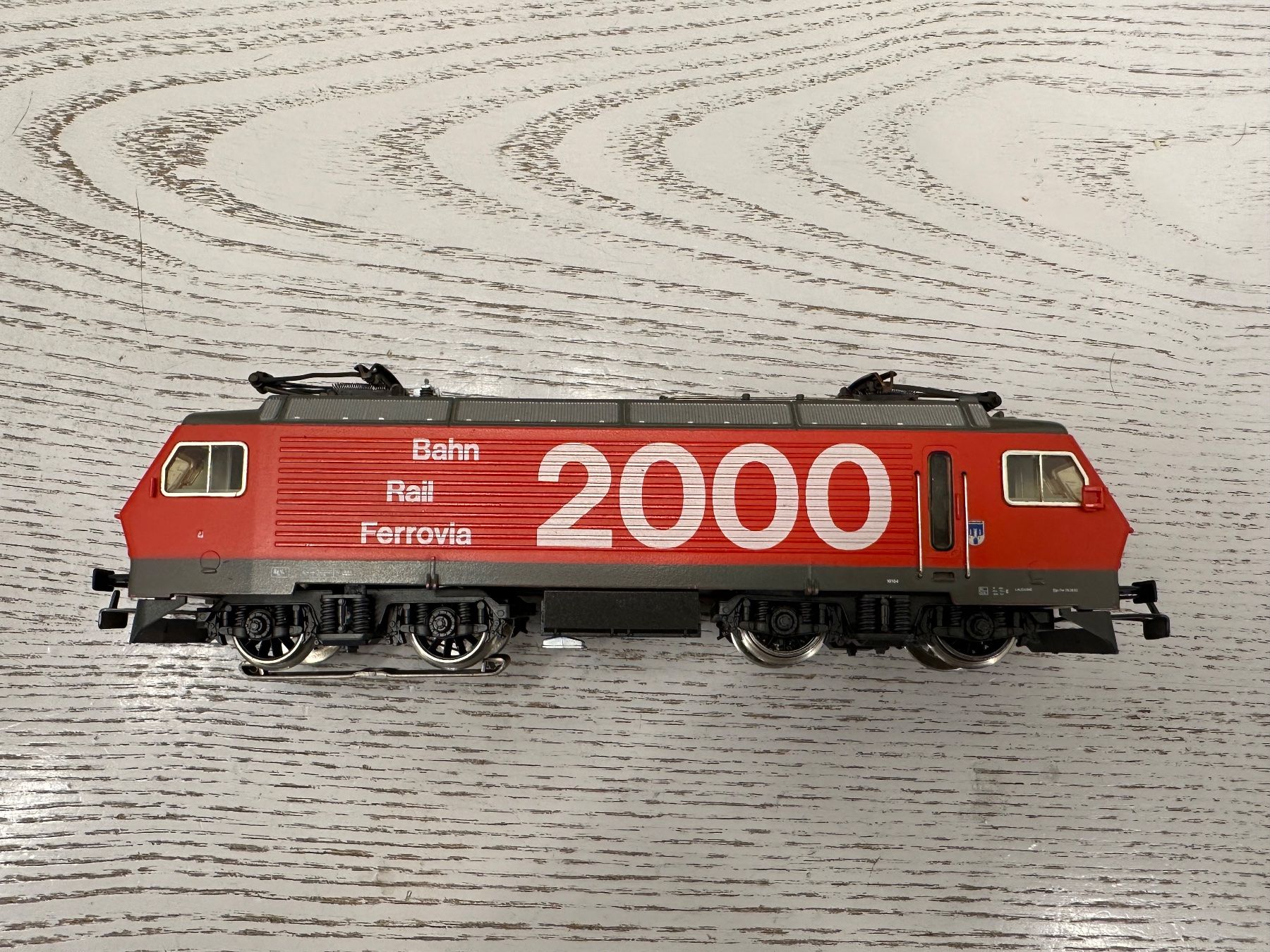 Märklin Modellini di ferrovie: Märklin 3330 SBB Re 4/4 IV Bahn 2000 – Usato da Lupsingen venduto da New-Haven 2