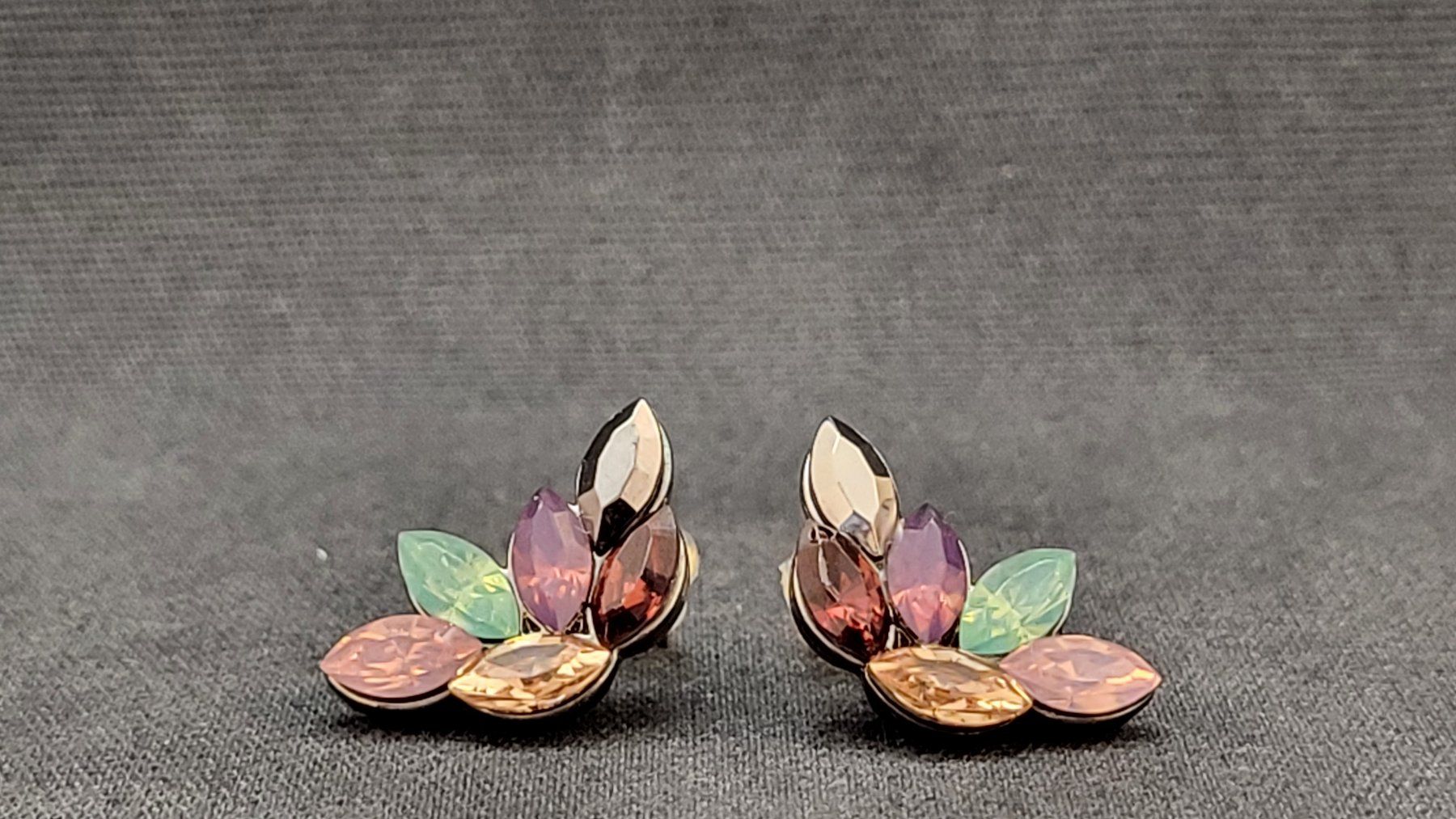 Ohrringe & -stecker: Ohrstecker Modeschmuck – Gebraucht aus Basel von spinne02 1