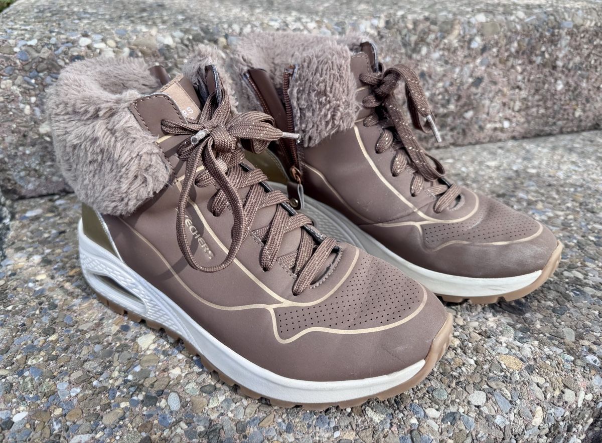 Skechers Schuhe für Mädchen: 2x Winterschuhe 38 – Gebraucht aus Rickenbach SO von ByeByeFundus
