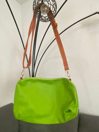 Elegante Damenhandtasche – neu und unbenutzt
