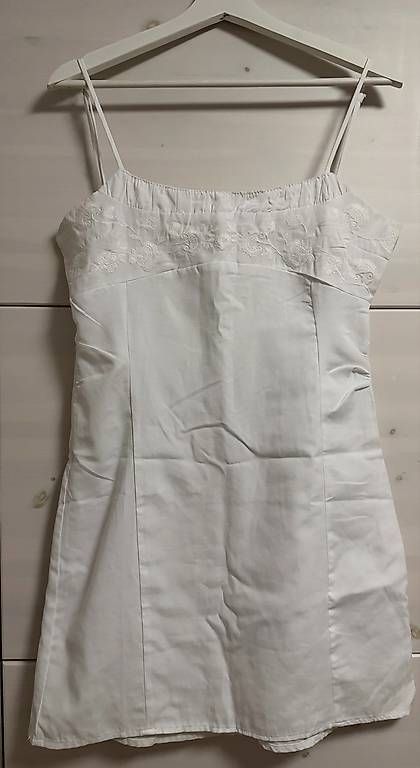 Robes: Robe – Neuf avec emballage d'origine à Yverdon-les-Bains par may_r5f7