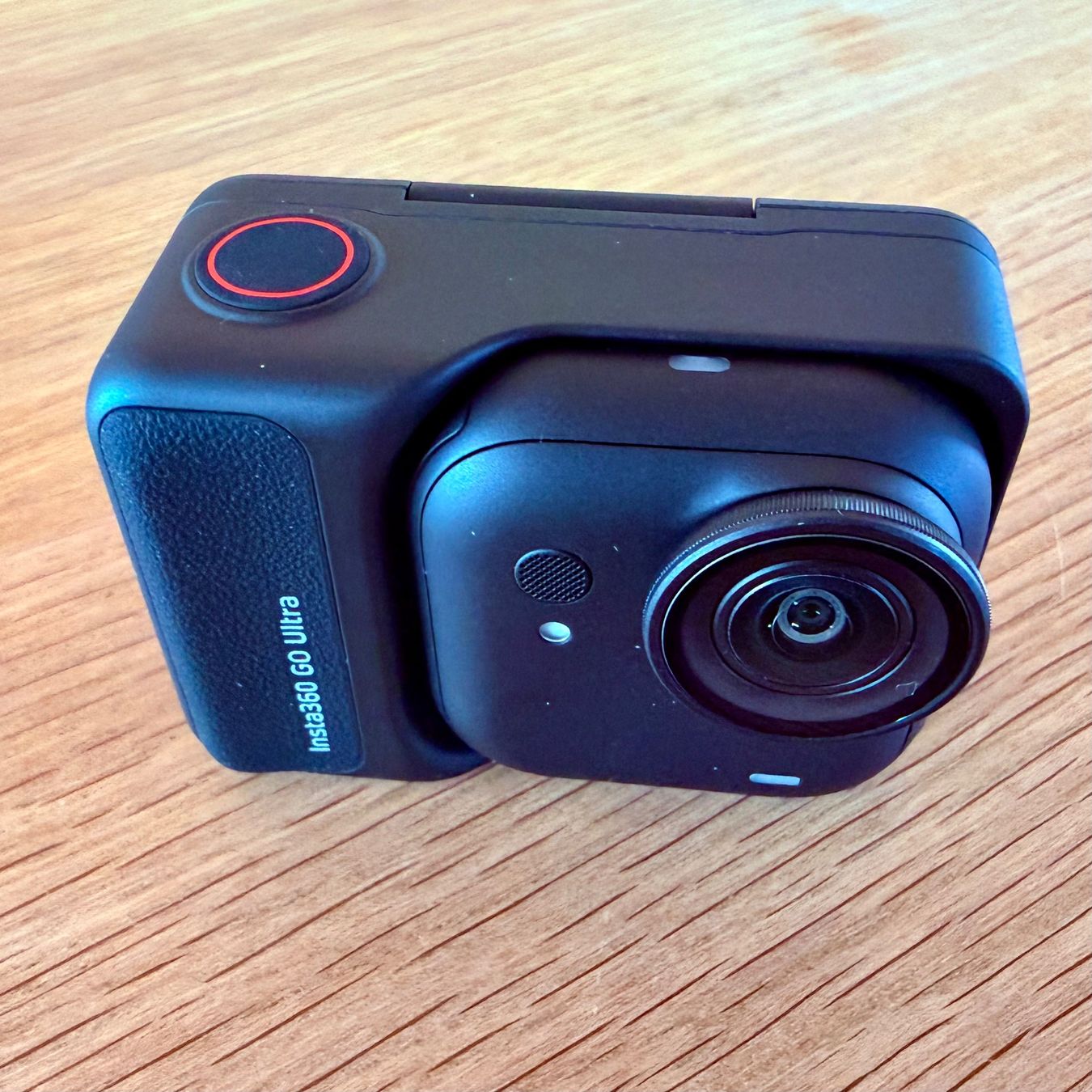 Insta360 Action Cam: Insta360 GO Ultra Creator Bundle, Schwarz – Neu (gemäss Beschreibung) aus Einsiedeln von __miichaaeel 2