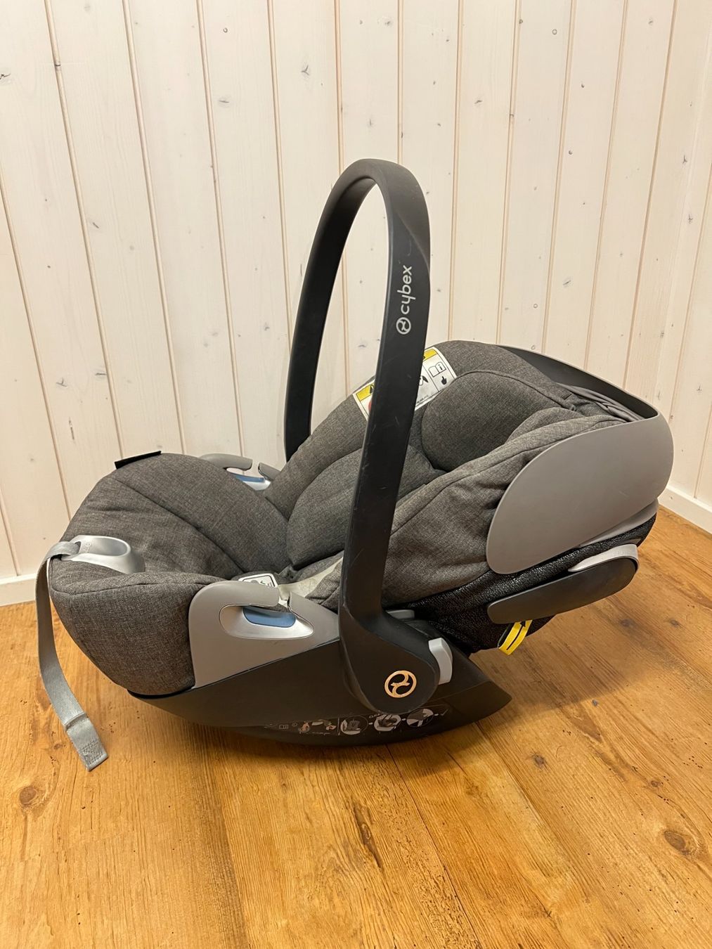 Cybex Seggiolini per auto: Cybex Babyschale – Usato da Ganterschwil venduto da No_Name323 2