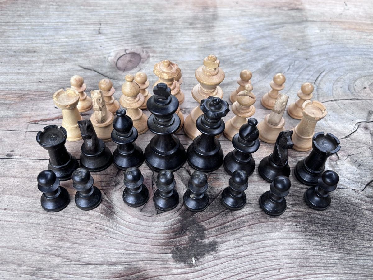 Giochi: Schachfiguren Holz – Usato da Würenlos venduto da Ashley24 4