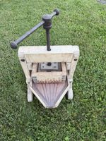 Ancien pressoir / Antik Holzpresse