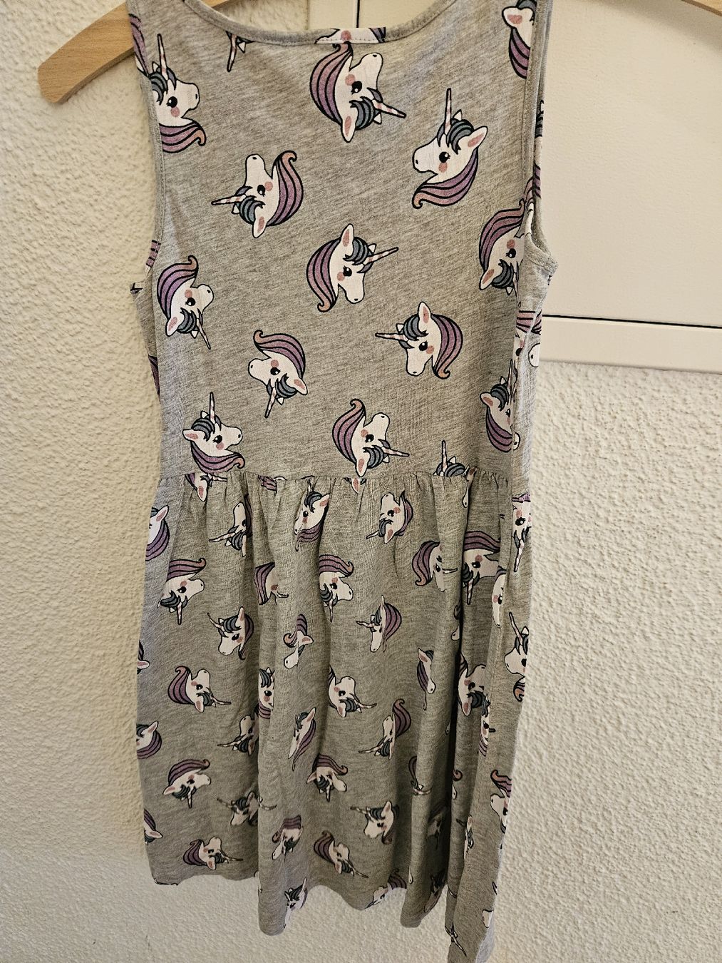 H&M Vestiti & Gonne: Süsses H&M Kleid mit Einhorn Muster, Grösse 134/140 – Nuovo (secondo la descrizione) da Neftenbach venduto da susanne0041 2