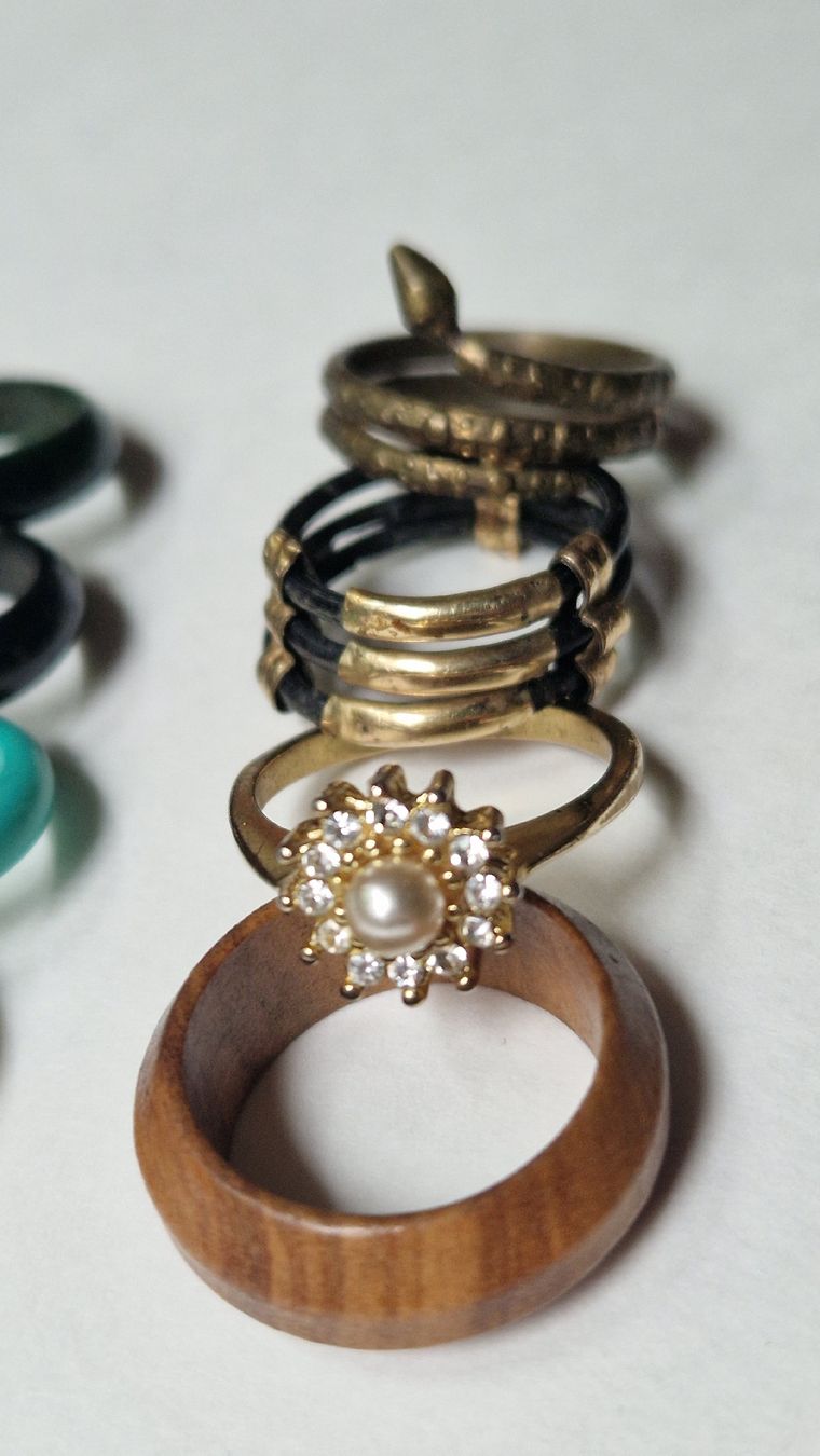 Ringe: 3 alte Silberringe + 9x Modeschmuck – Gebraucht aus Seengen von see_b7wj 6