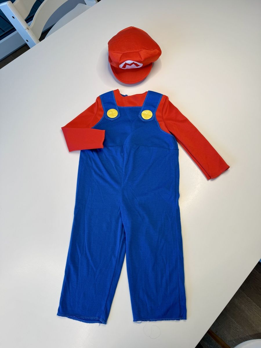 Kostüme: Super Mario Kostüm, 12-18Monate – Gebraucht aus Meggen von kammann