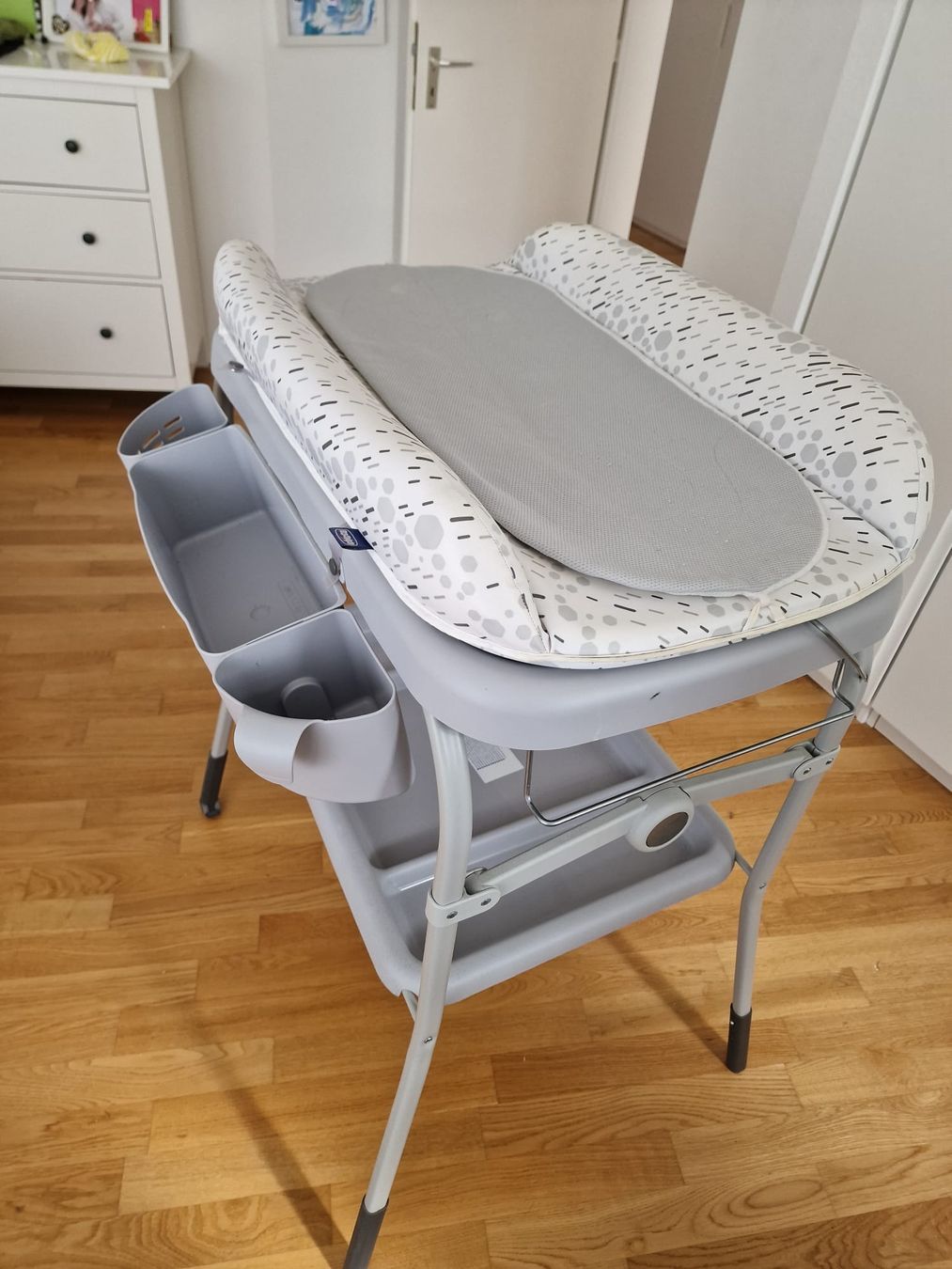 Chicco Fasciatoi & Accessori: Baby Bath Changing Table Grey good condition – Usato da Riehen venduto da ana_5qd6 6