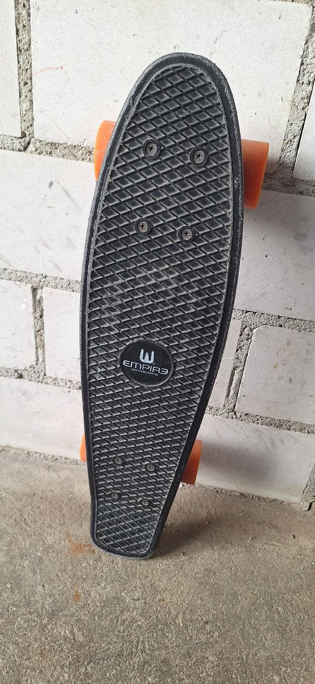 Skateboards: Skateboard, Kinder, Orange Räder, Schwarz – Usato da Richterswil venduto da C011