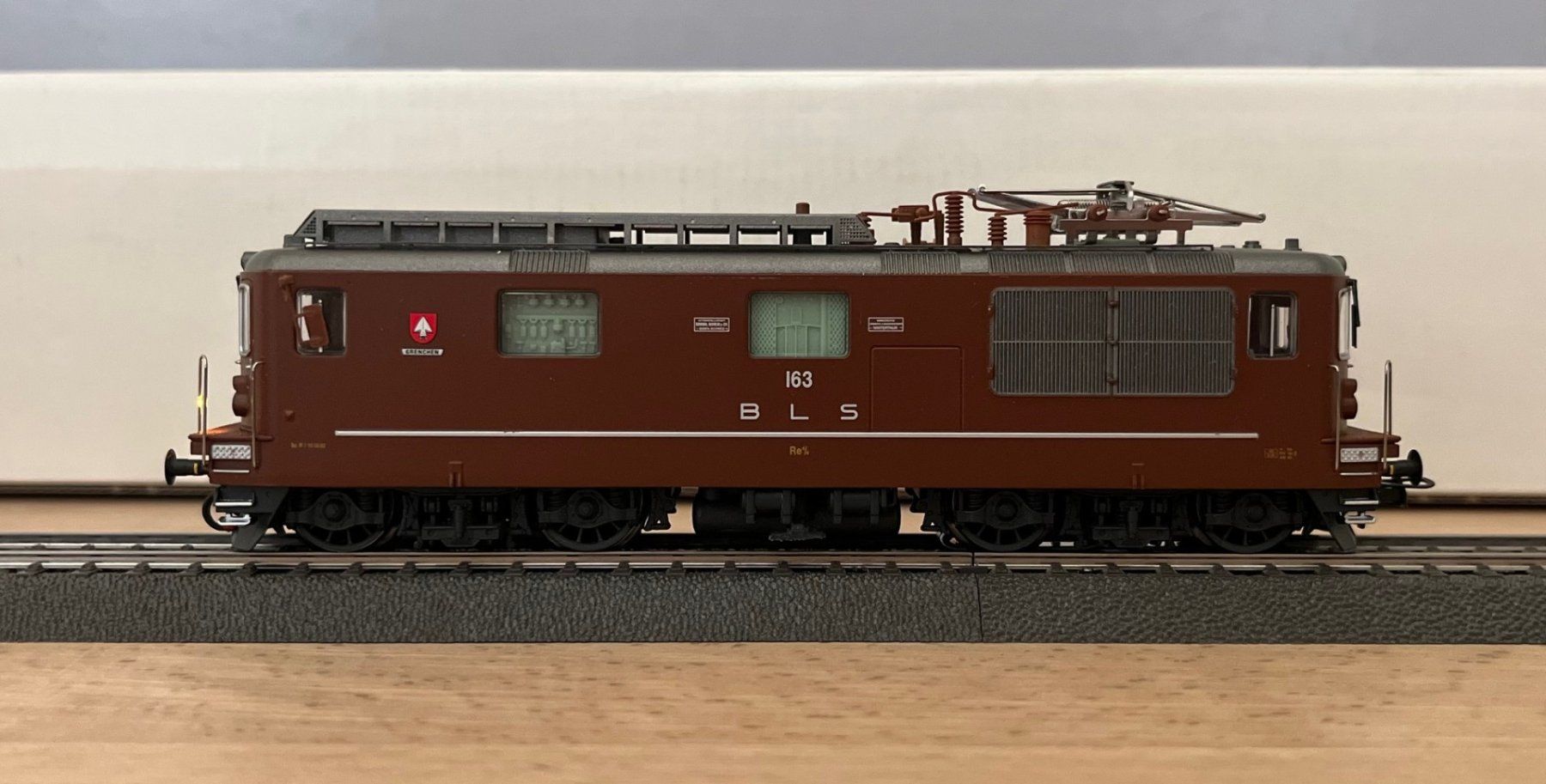 Rivarossi Modelleisenbahnen: BLS Re 4/4 Rivarossi - AC digital – Gebraucht aus Winterthur von dond1 2