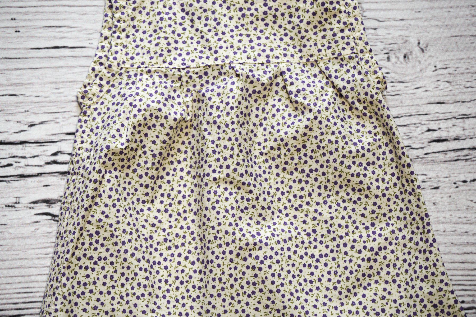Vestiti & Gonne: Handgemachtes Kleid mit Blumen Gr.74/80 – Usato da Zürich venduto da sambaum 1