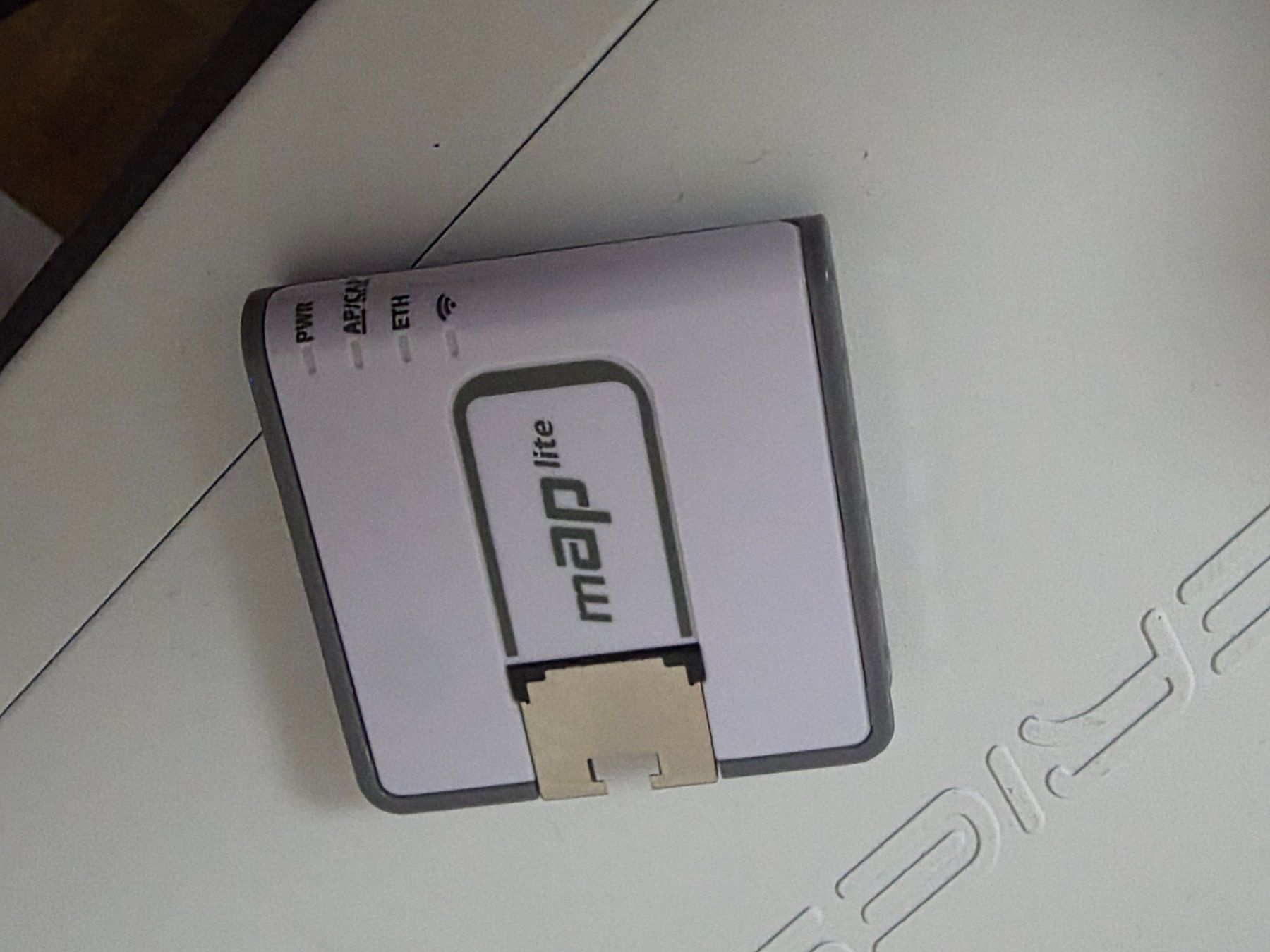 Mikrotik Modem & Router: MikroTik mAP lite RBmAPL-2nD – Usato da Zürich venduto da z3ygKdDn
