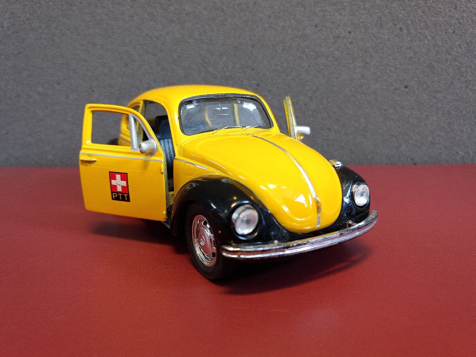 Volkswagen Modellini d'auto: Welly VW Käfer PTT Modellauto - Schweizer Beetle Blechauto – Usato da Reiden venduto da Zofi-Brocki